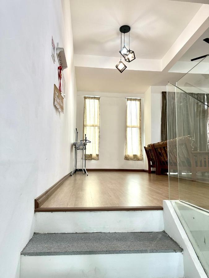 Springfield 3-Storey Cheerful Townhouse #Yoyo Homestay Sandakan Luaran gambar