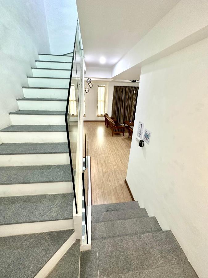 Springfield 3-Storey Cheerful Townhouse #Yoyo Homestay Sandakan Luaran gambar